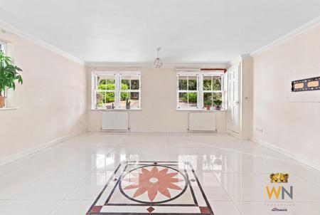 5 bedroom Detached house for sale in Arbour Lane, Springfield, Chelmsford, CM1