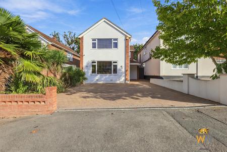 4 bedroom Detached house for sale in Byron Road, Hutton, Brentwood, CM13