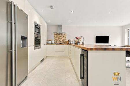 4 bedroom Detached house for sale in Byron Road, Hutton, Brentwood, CM13