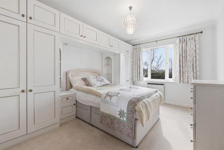 1 bedroom Flat for sale in Chelmsford Road, Shenfield, Brentwood, CM15