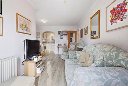 1 bedroom Flat for sale in Chelmsford Road, Shenfield, Brentwood, CM15