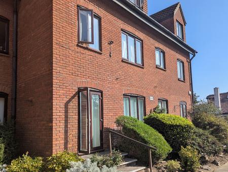 1 bedroom Flat for sale in Chelmsford Road, Shenfield, Brentwood, CM15