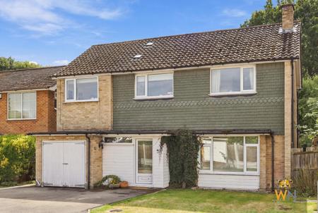 5 bedroom Detached house for sale in Clifton Way, Hutton, CM13