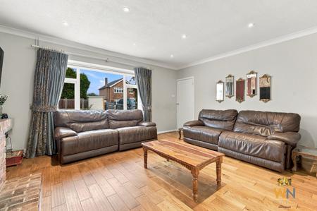 5 bedroom Detached house for sale in Clifton Way, Hutton, CM13