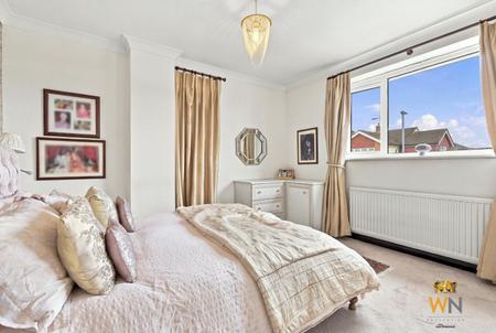 5 bedroom Detached house for sale in Clifton Way, Hutton, CM13