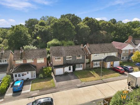 5 bedroom Detached house for sale in Clifton Way, Hutton, CM13