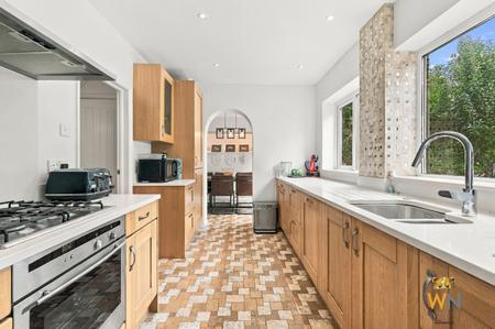 5 bedroom Detached house for sale in Clifton Way, Hutton, CM13
