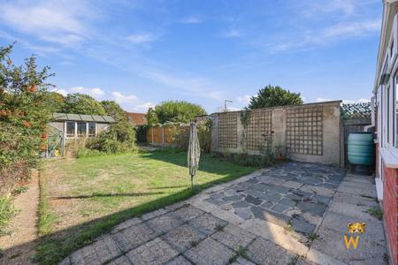 3 bedroom Semi-detached house for sale in Clyde Crescent, Chelmsford, CM1