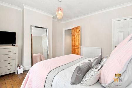 2 bedroom Semi-detached house for sale in Douglas Road, Hornchurch, RM11