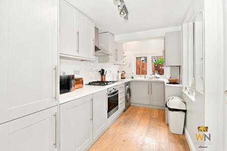2 bedroom Semi-detached house for sale in Douglas Road, Hornchurch, RM11