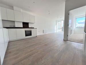 1 bedroom Flat for sale in Eagle Way, Warley, Brentwood, CM13