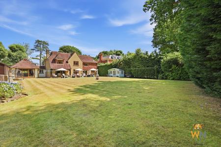 4 bedroom Detached house for sale in Heronway, Shenfield, Brentwood, CM13