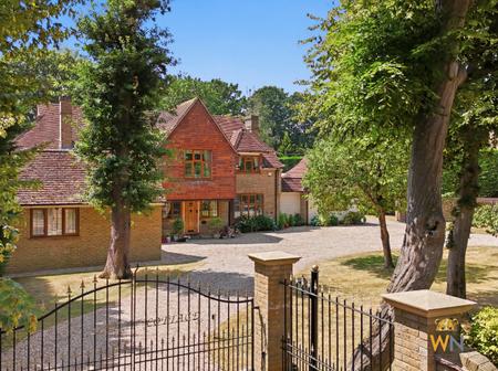 4 bedroom Detached house for sale in Heronway, Shenfield, Brentwood, CM13