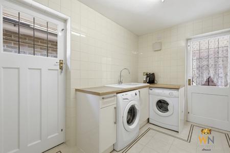4 bedroom Detached house for sale in Heronway, Shenfield, Brentwood, CM13
