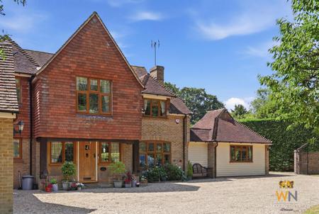 4 bedroom Detached house for sale in Heronway, Shenfield, Brentwood, CM13