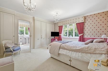 4 bedroom Detached house for sale in Heronway, Shenfield, Brentwood, CM13