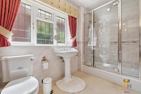 4 bedroom Detached house for sale in Heronway, Shenfield, Brentwood, CM13
