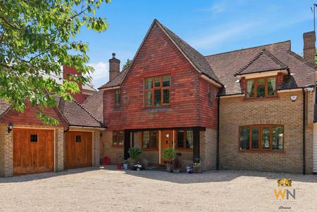 4 bedroom Detached house for sale in Heronway, Shenfield, Brentwood, CM13