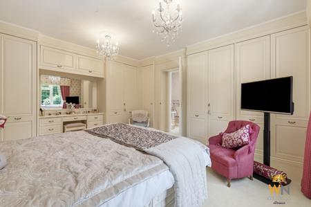 4 bedroom Detached house for sale in Heronway, Shenfield, Brentwood, CM13