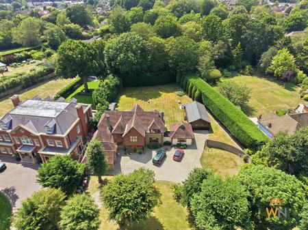 4 bedroom Detached house for sale in Heronway, Shenfield, Brentwood, CM13