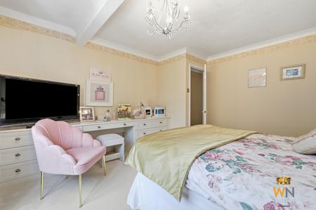 4 bedroom Detached house for sale in Heronway, Shenfield, Brentwood, CM13