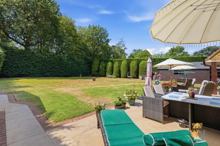 4 bedroom Detached house for sale in Heronway, Shenfield, Brentwood, CM13