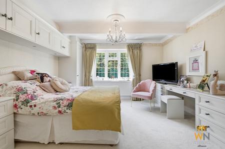 4 bedroom Detached house for sale in Heronway, Shenfield, Brentwood, CM13