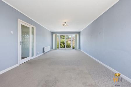 2 bedroom Flat for sale in Hutton Road, Shenfield, Brentwood, CM15