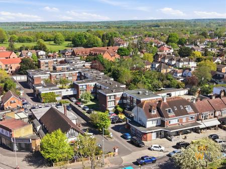 2 bedroom Flat for sale in Hutton Road, Shenfield, Brentwood, CM15