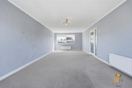 2 bedroom Flat for sale in Hutton Road, Shenfield, Brentwood, CM15