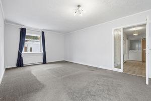2 bedroom Flat for sale in Hutton Road, Shenfield, Brentwood, CM15