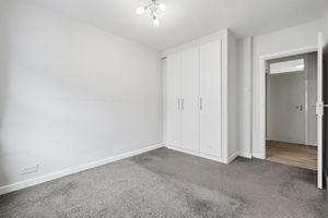 2 bedroom Flat for sale in Hutton Road, Shenfield, Brentwood, CM15