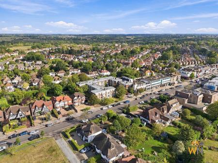 2 bedroom Flat for sale in Hutton Road, Shenfield, CM15