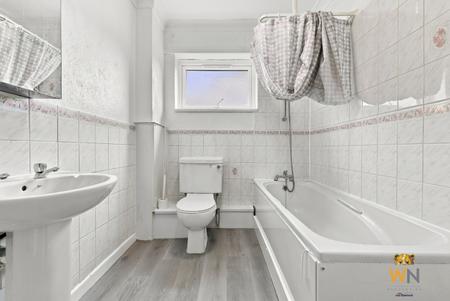 2 bedroom Flat for sale in Hutton Road, Shenfield, CM15