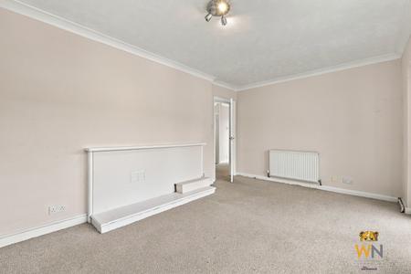 2 bedroom Flat for sale in Hutton Road, Shenfield, CM15