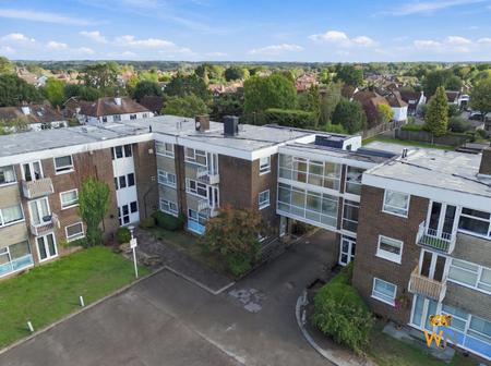 2 bedroom Flat for sale in Hutton Road, Shenfield, CM15