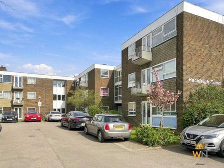 2 bedroom Flat for sale in Hutton Road, Shenfield, CM15