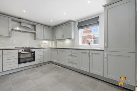 2 bedroom Apartment for sale in Kipling Close, Warley, Brentwood, CM14