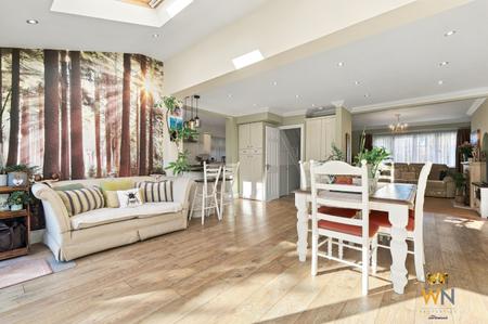 4 bedroom Semi-detached house for sale in Langdale Gardens, Chelmsford, CM2