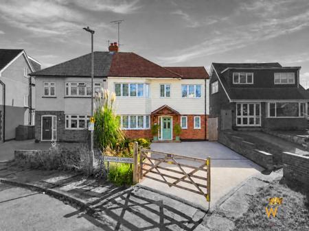 4 bedroom Semi-detached house for sale in Langdale Gardens, Chelmsford, CM2