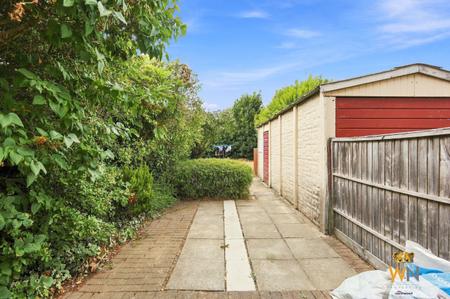6 bedroom Semi-detached house for sale in Loftin Way, Chelmsford, CM2