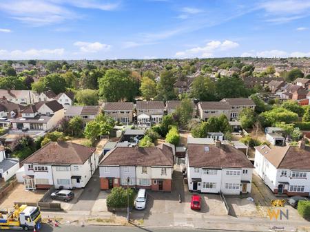6 bedroom Semi-detached house for sale in Loftin Way, Chelmsford, CM2