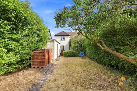 6 bedroom Semi-detached house for sale in Loftin Way, Chelmsford, CM2