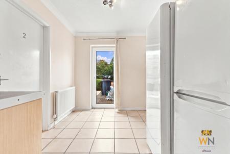 6 bedroom Semi-detached house for sale in Loftin Way, Chelmsford, CM2