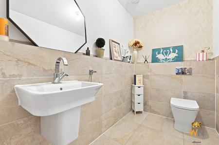 5 bedroom Detached house for sale in Magnolia Crescent, Great Warley, Brentwood, CM13