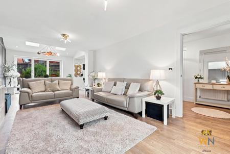 5 bedroom Detached house for sale in Magnolia Crescent, Great Warley, Brentwood, CM13