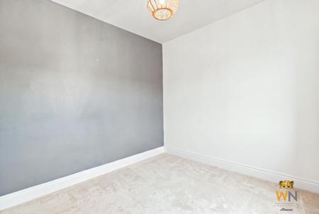 5 bedroom Detached house for sale in Magnolia Crescent, Great Warley, Brentwood, CM13