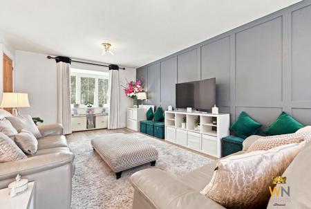 5 bedroom Detached house for sale in Magnolia Crescent, Great Warley, Brentwood, CM13