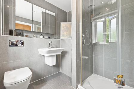 5 bedroom Detached house for sale in Magnolia Crescent, Great Warley, Brentwood, CM13