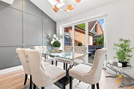 5 bedroom Detached house for sale in Magnolia Crescent, Great Warley, Brentwood, CM13
